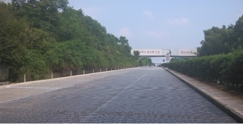 路面加筋网技术